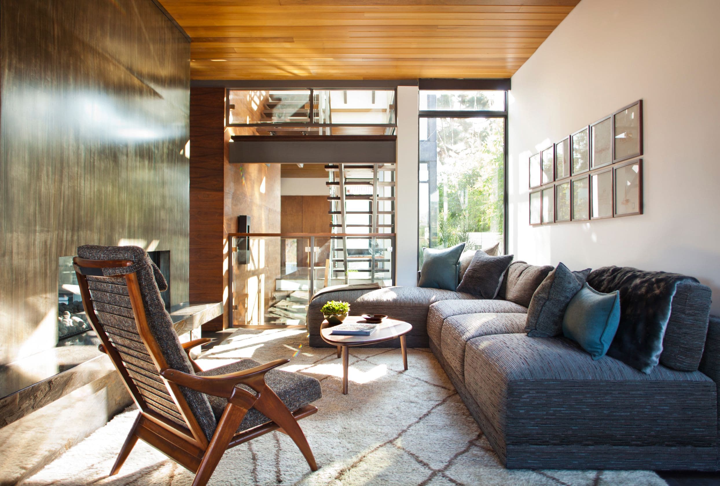 How to Get This Mid-Century Modern Living Room Look